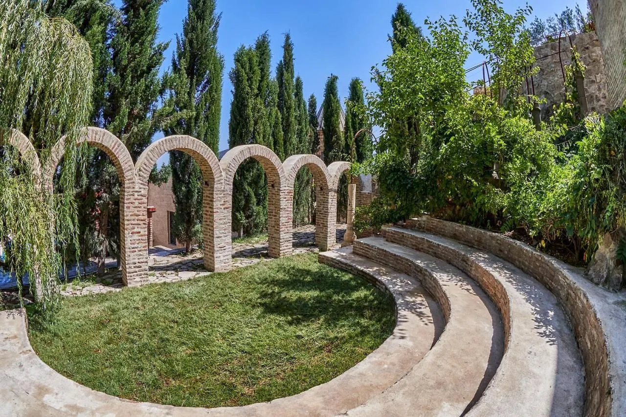 Hotel Castle In Old Town Tbilisi 3*,