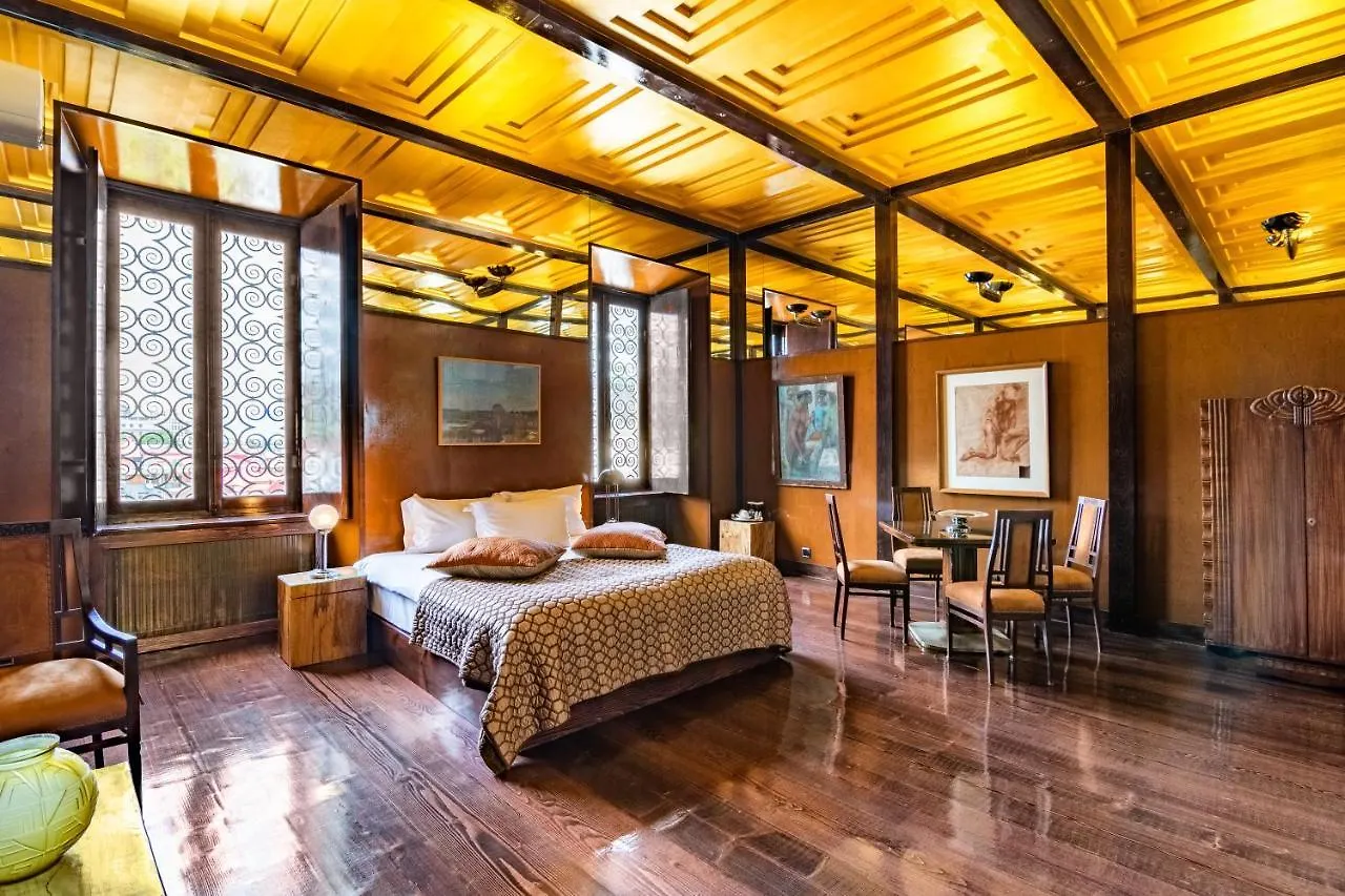 ***  Castle In Old Town Hotel Tbilisi Georgia