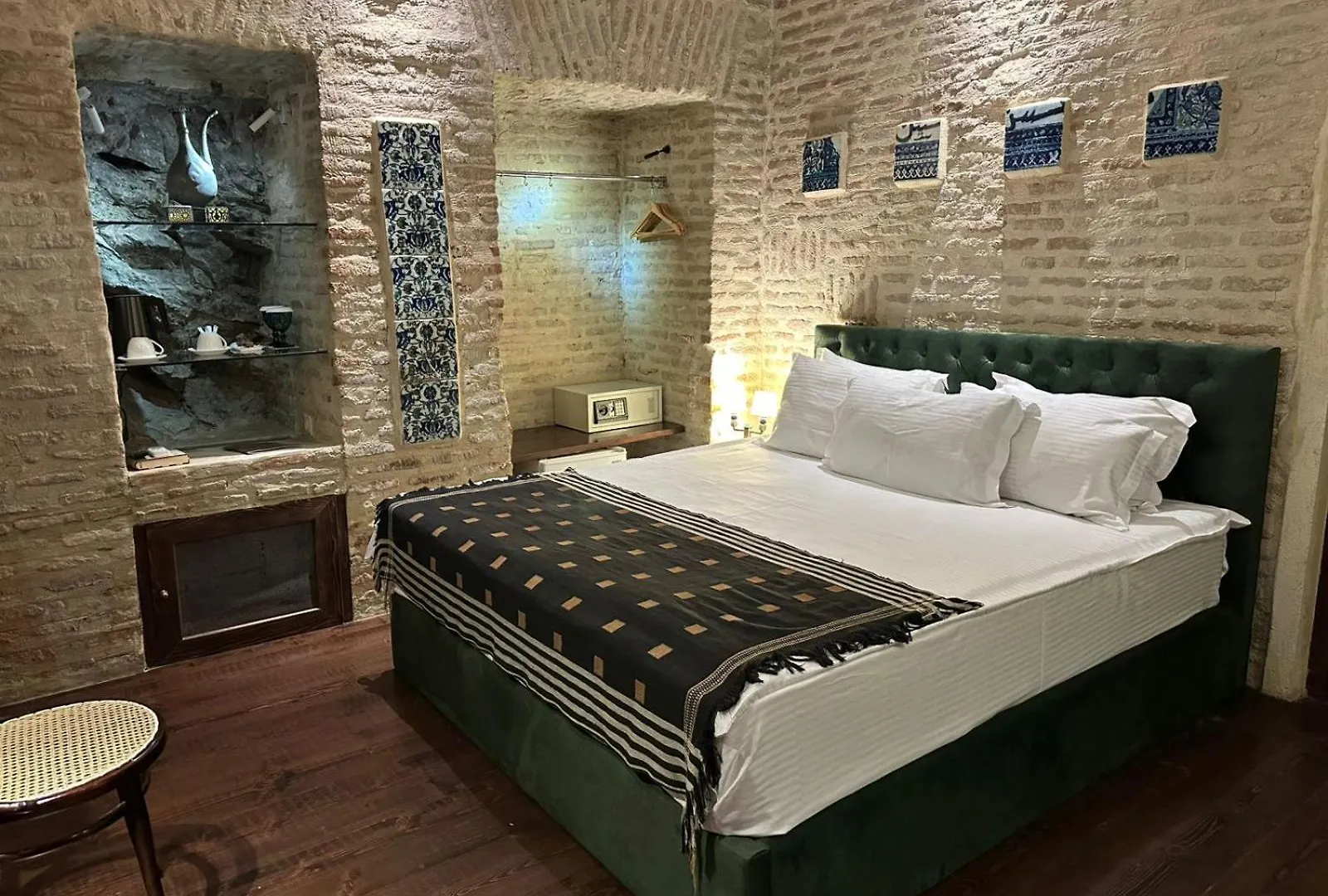 Hotel Castle In Old Town Tbilisi