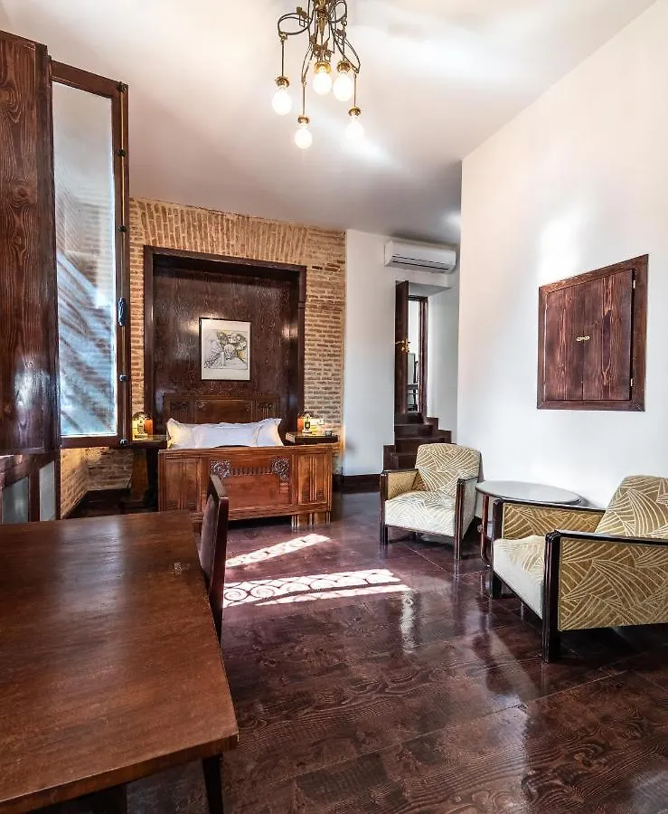 Hotel Castle In Old Town Tiflis