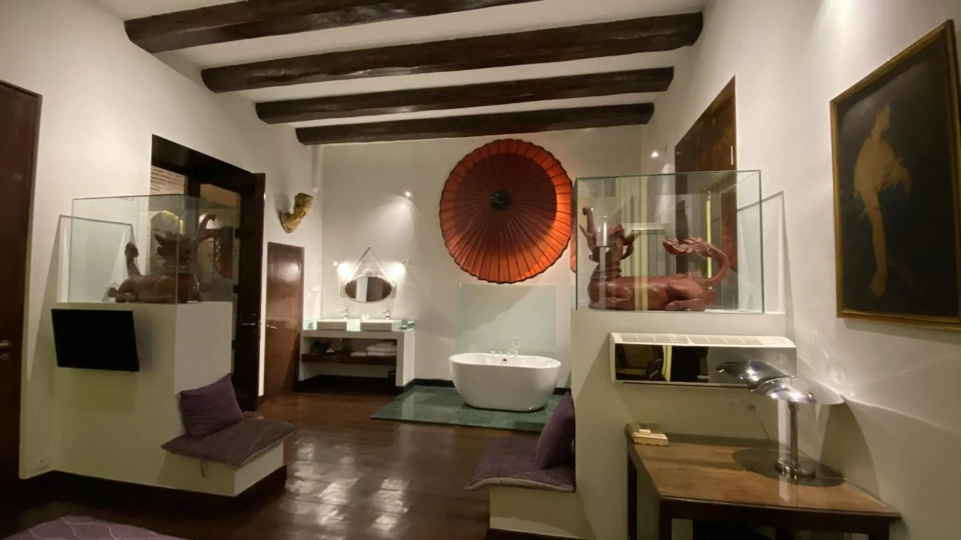 Hotel Castle In Old Town Tiflis