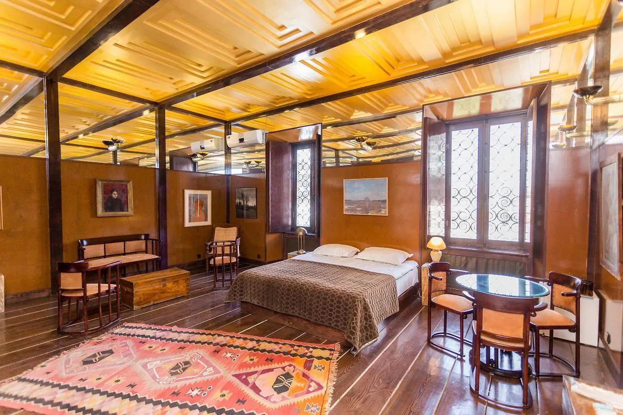 Hotel Castle In Old Town Tiflis